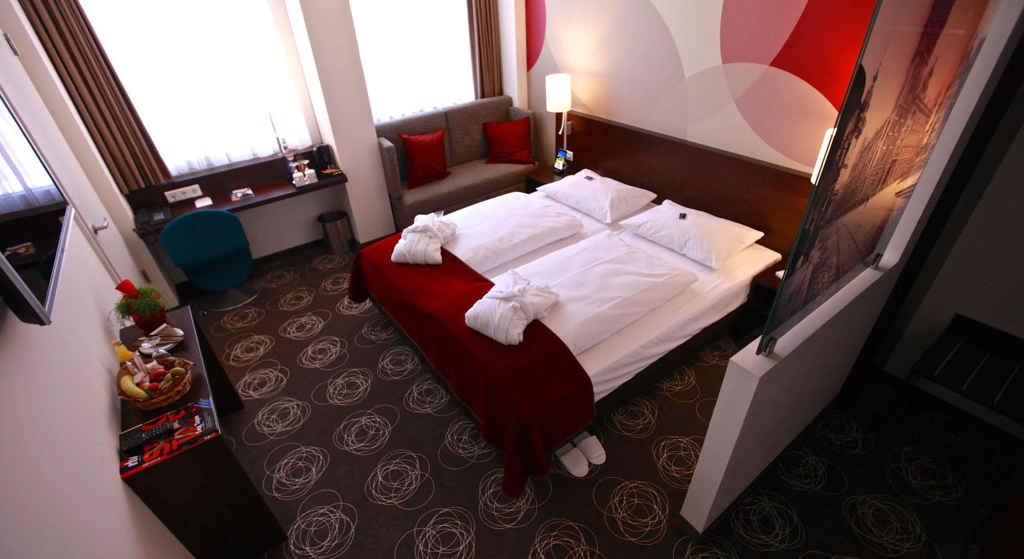 Webers - Das Hotel Im Ruhrturm Ессен Екстер'єр фото